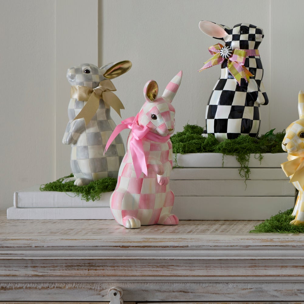 BUBBLEGUM CHECK HOPS BUNNY